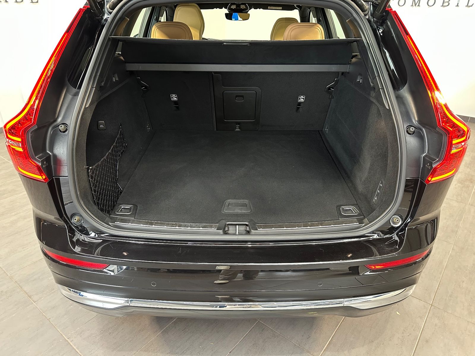 Fahrzeugabbildung Volvo XC60 B5 B AWD Ultimate Bright NAV+LED+PANO+AHK