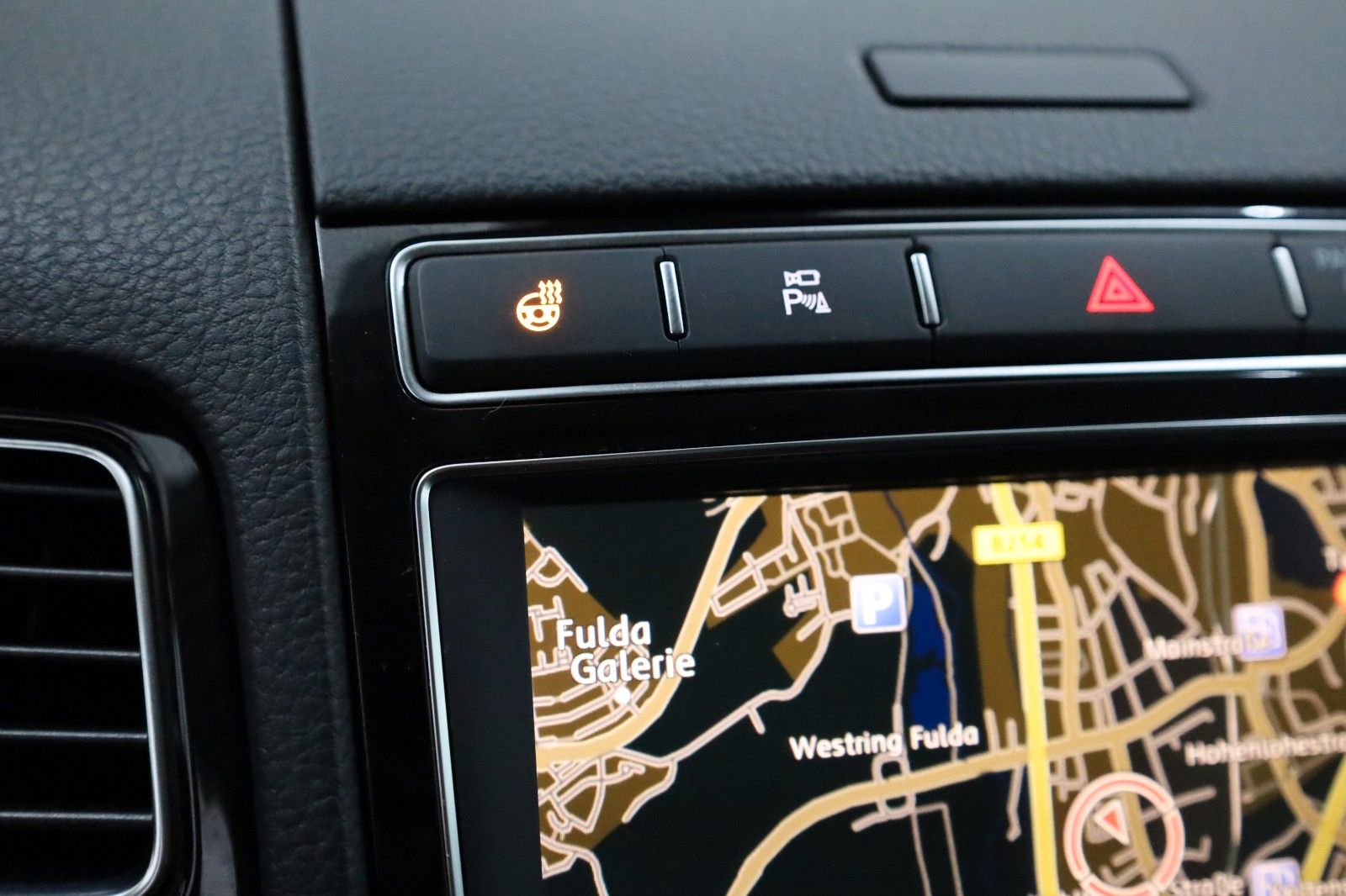 Fahrzeugabbildung Volkswagen Touareg V6 TDI 4M Navi,Xenon,360° Kamera,AHK