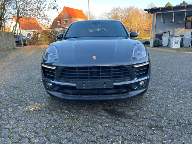 Porsche Macan S