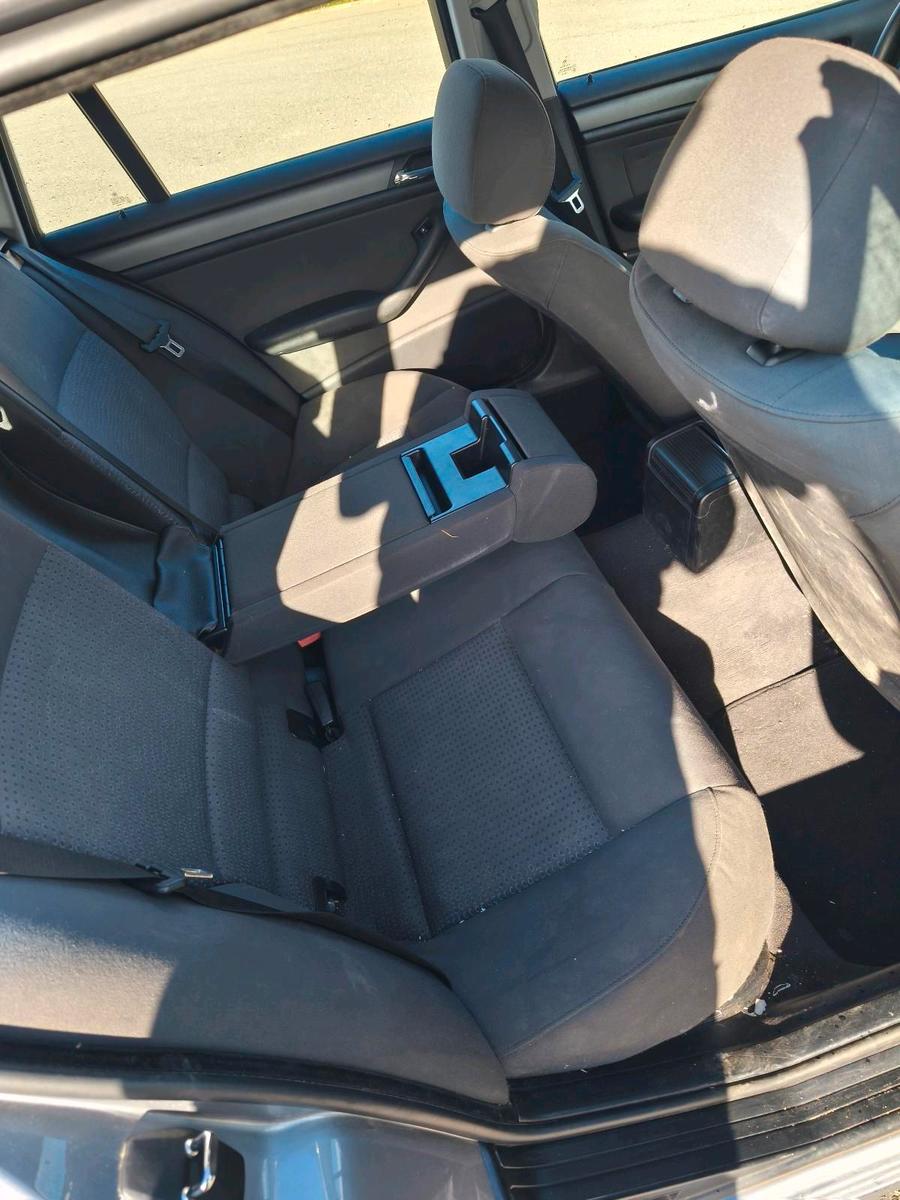 BMW 316 2005 — interior