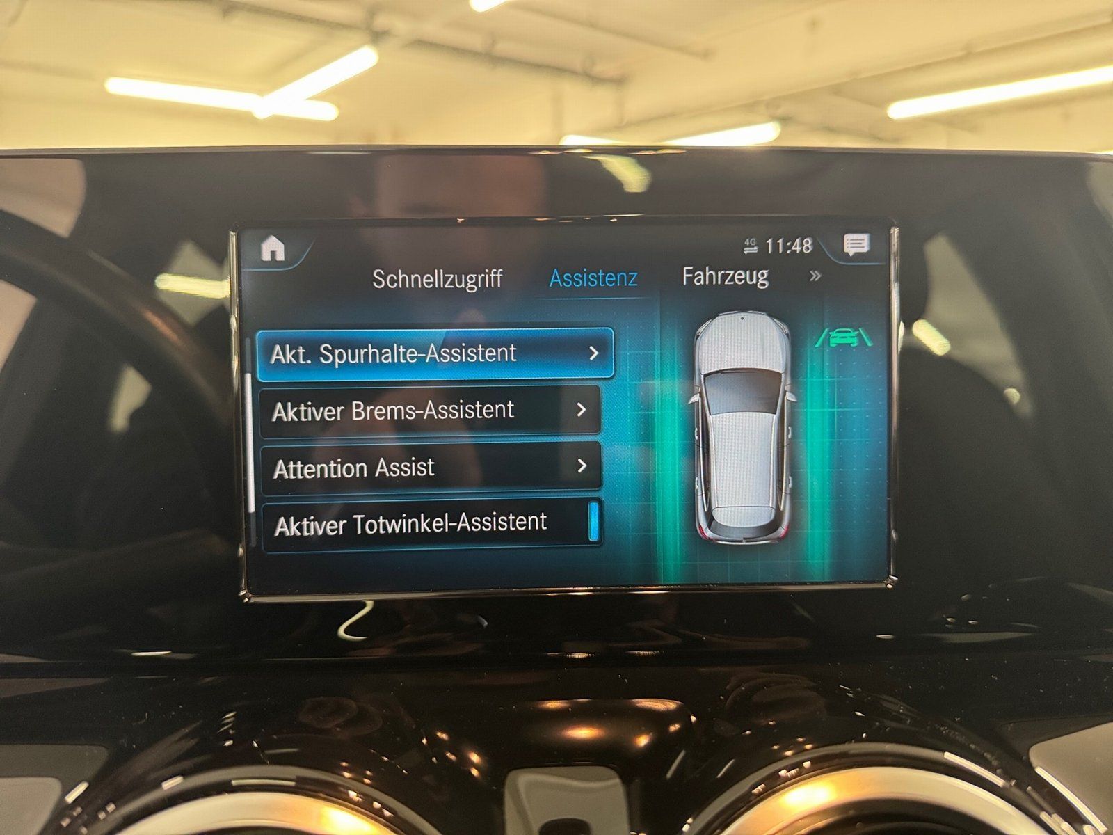 Fahrzeugabbildung Mercedes-Benz GLA 200 Progressive*Pano*Distro*HuD*MBeam*Totwi*