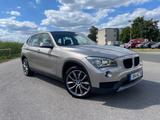 BMW X1 sDrive20i -     Gepflegter Privatwagen seit 2 - BMW X1: Beige