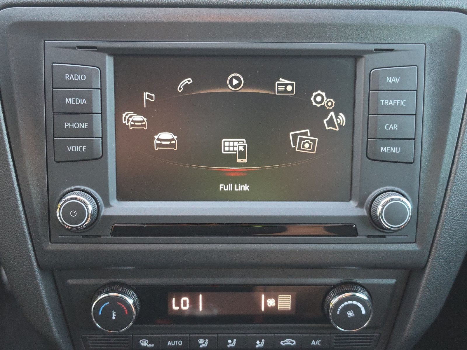 Fahrzeugabbildung SEAT Toledo Style TÜV SERVICE NEU