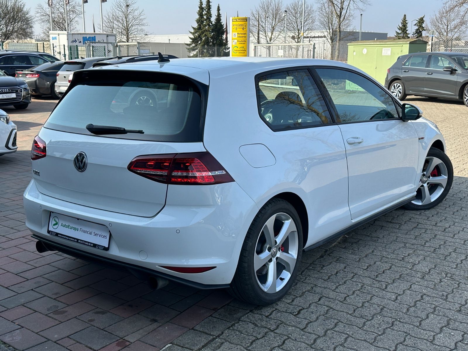 Volkswagen Golf VII 2.0 TSI DSG GTI Lim.*BI-XENON* foto 3