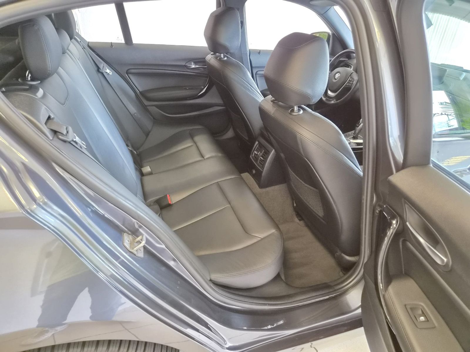 Fahrzeugabbildung BMW 120i Edition Sport Line Shadow/NAVI / AUTOMATIK