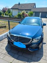 Mercedes-Benz 220 - blaue Mercedes-Benz 220
