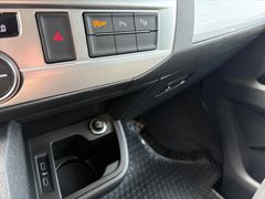 Fahrzeugabbildung Volkswagen T6.1 Multivan Comfortl. Navi LED Sitzh AHK Kamer