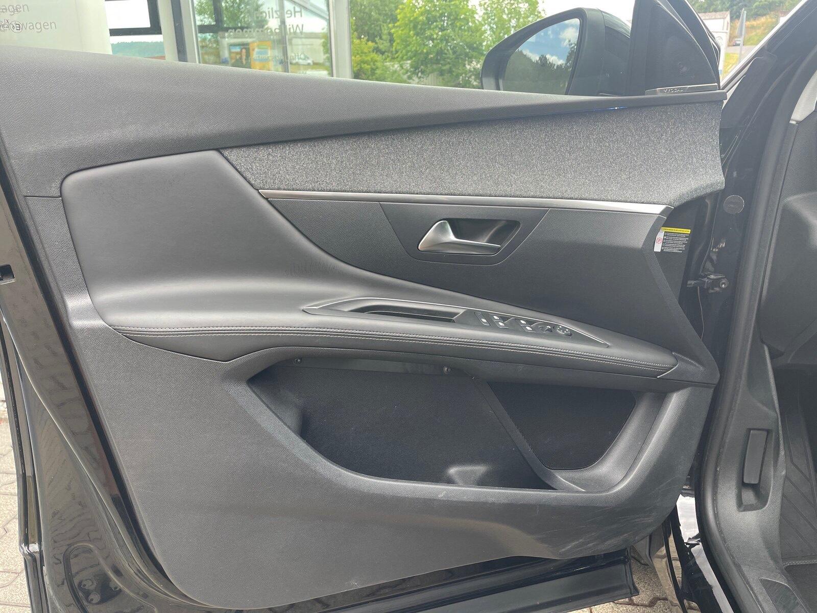 Peugeot 3008 BlueHDi 180 Stop & Start EAT8 Allure *AHK*