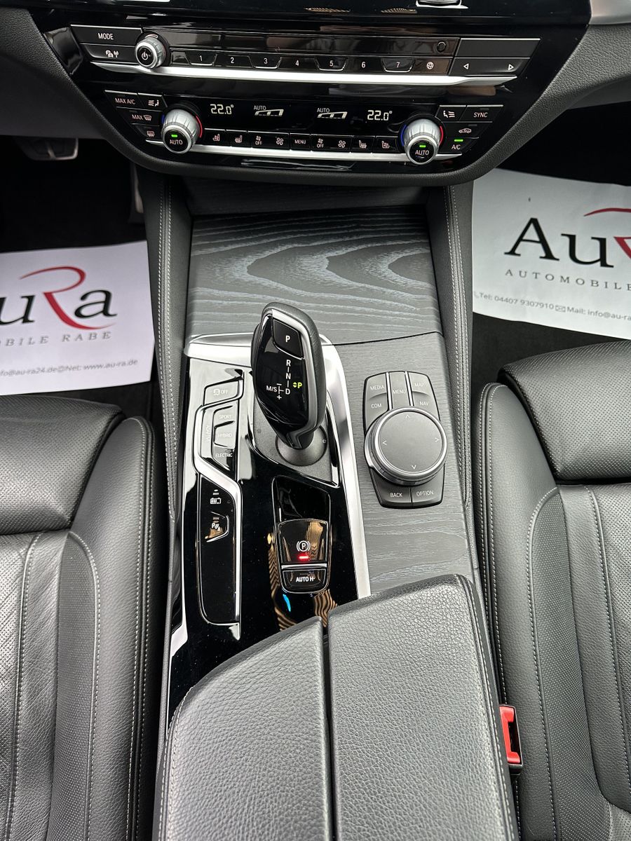 Fahrzeugabbildung BMW 530e Touring xDrive M-Sport NAV+LED+HEAD-UP+19ZO