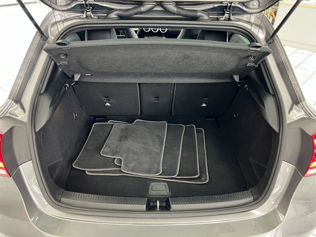 Mercedes-Benz A 200 7G-DCT*AMG*LED*PANO*KAM*MBUX*