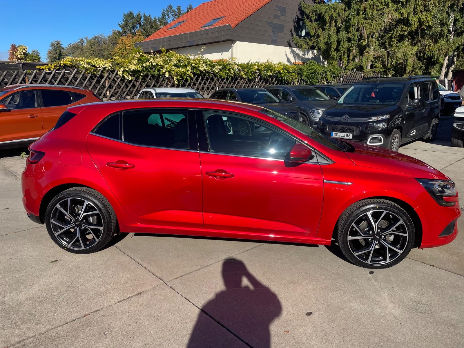Renault Megane IV 1,3 Limo/Navi/Klima/Kamera/LED/PDC