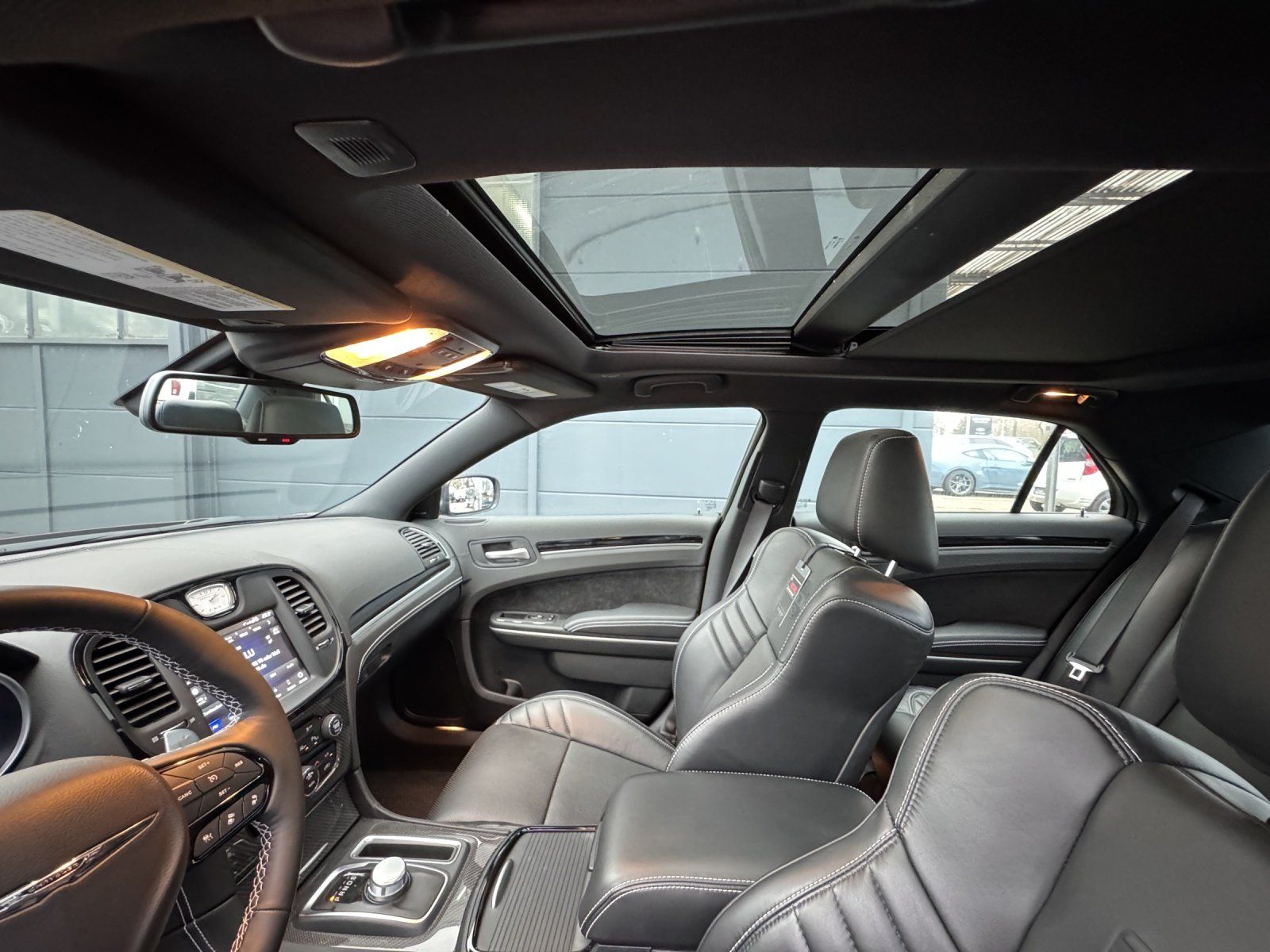 Fahrzeugabbildung Chrysler 300C Final Edition 6.4 Hemi V8/LED/PANO/LEDER