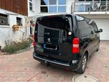 Peugeot Traveller BlueHDi 180 S&S EAT8 Business VIP ... - gebrauchte Peugeot Traveller aus dem Jahr 2019