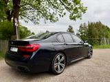 BMW M750i xDrive - - blaue BMW 7er Reihe