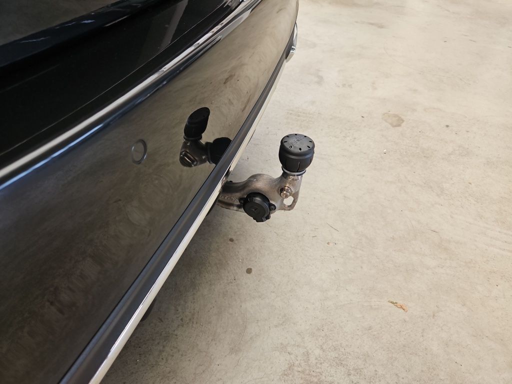 Fahrzeugabbildung Mercedes-Benz E 200 Limousine +AMG+AHK+BURMESTER+DIGITAL+20''-