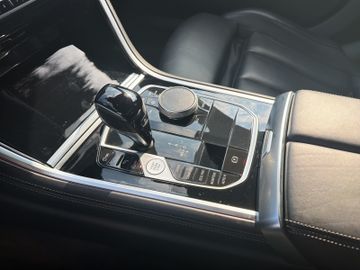 BMW M850 - 12
