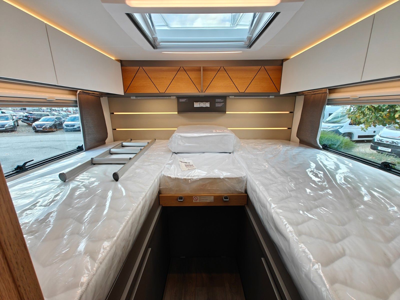 Fahrzeugabbildung LMC Tourer T 660 G -  663 70 Jahre, 140PS -