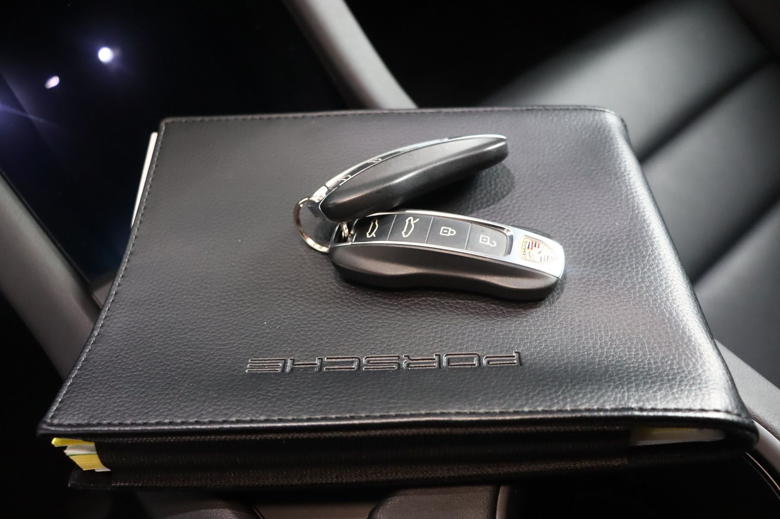 Fahrzeugabbildung Porsche Taycan 4 Cross Turismo * Luftfederung * LED