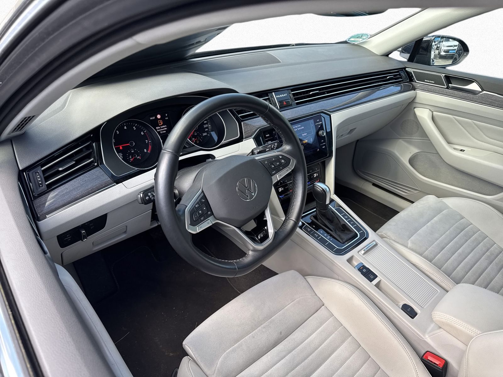 Volkswagen Passat Variant - Bild 8