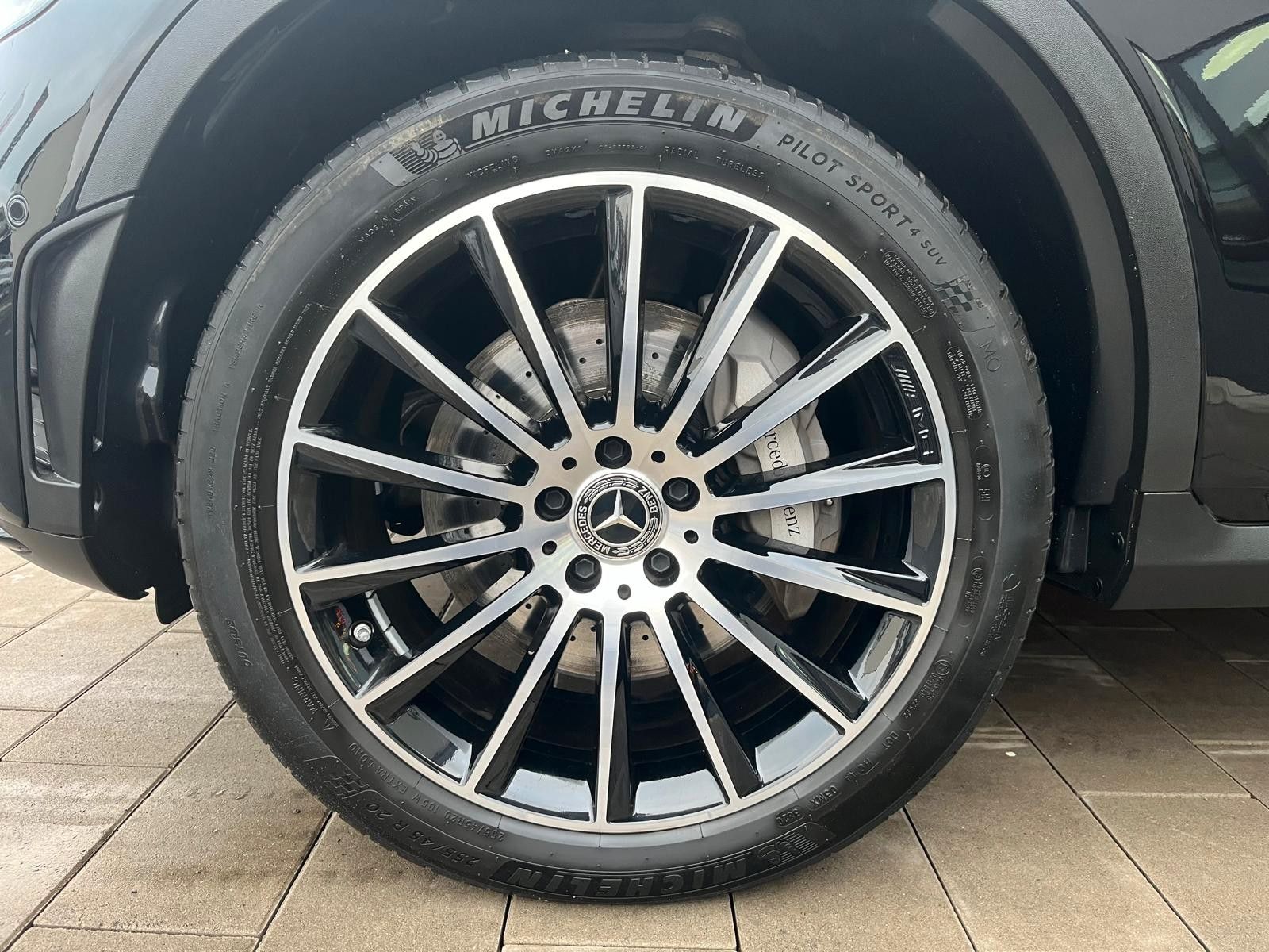 Fahrzeugabbildung Mercedes-Benz GLC 300e 4Matic AMG-Line*Pano*Night*Business*1.H