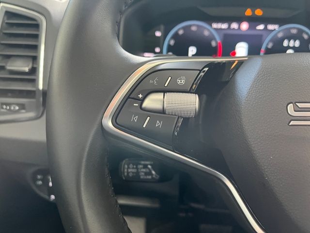 Fahrzeugabbildung SKODA Karoq 1.5 TSI DSG SELECTION NAVI LED KAMERA GJR