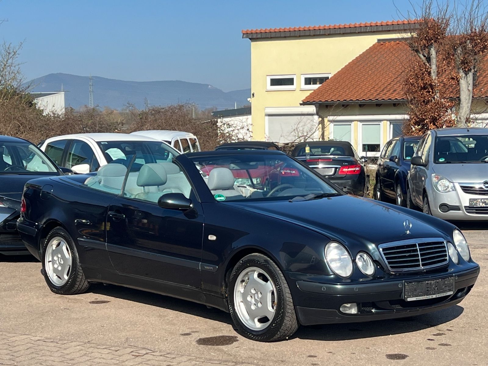 Mercedes Mercedes-Benz CLK 320 AVANTGARDE*LEDER*KLIMA*SHZ*