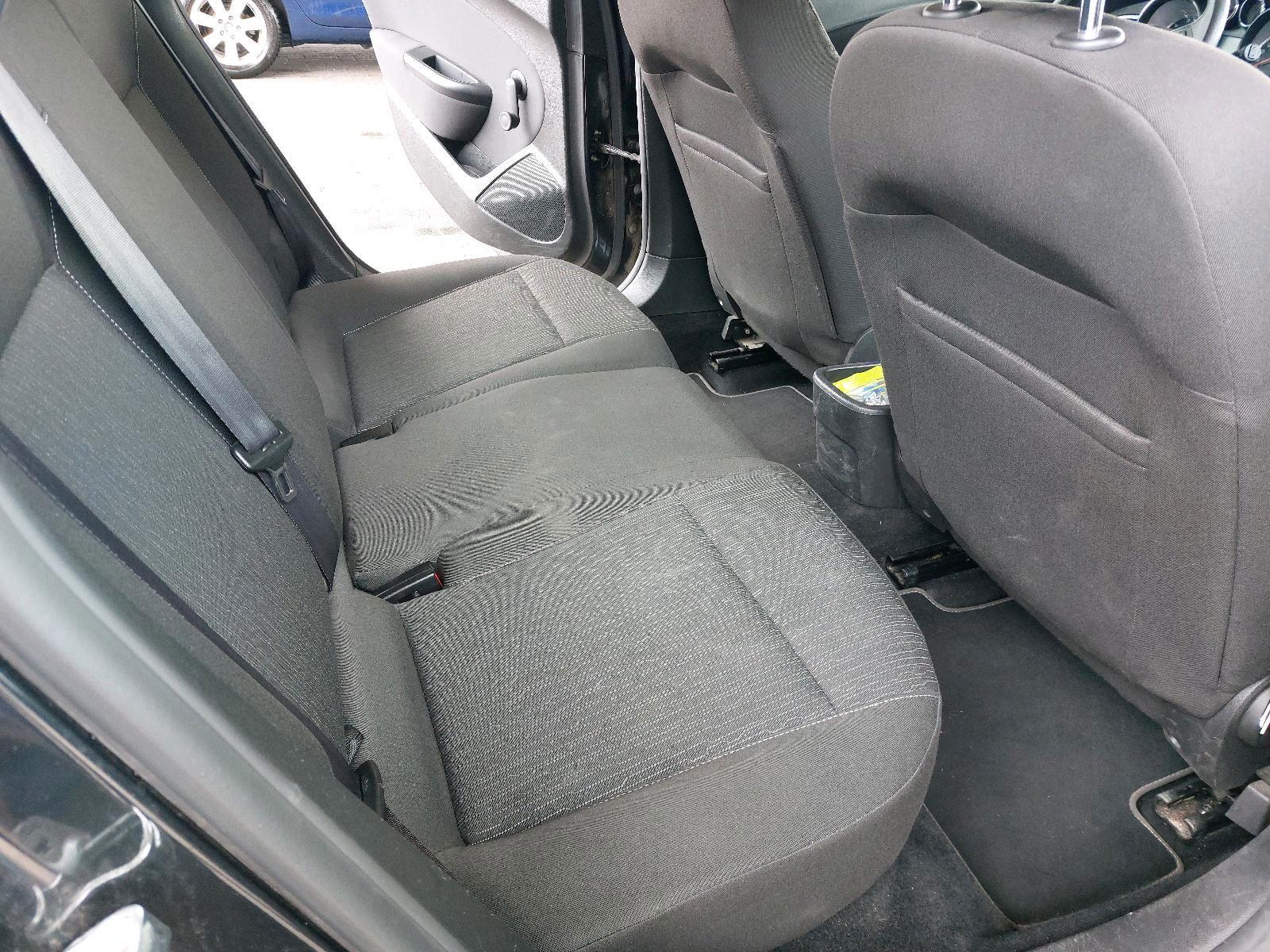 Opel Astra 2014 — photo 9