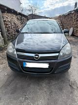 Opel Astra H - Opel Astra aus 2006 mit Diesel-Antrieb: Limousine