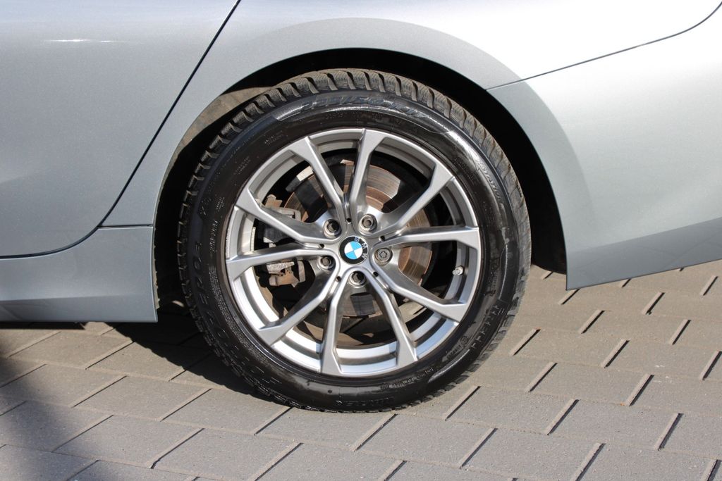 BMW 320 d xDrive Touring NAVI SHZ LED PDC AUT LIVE