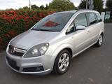 Opel Zafira - Opel Zafira aus 2005 mit Diesel-Antrieb