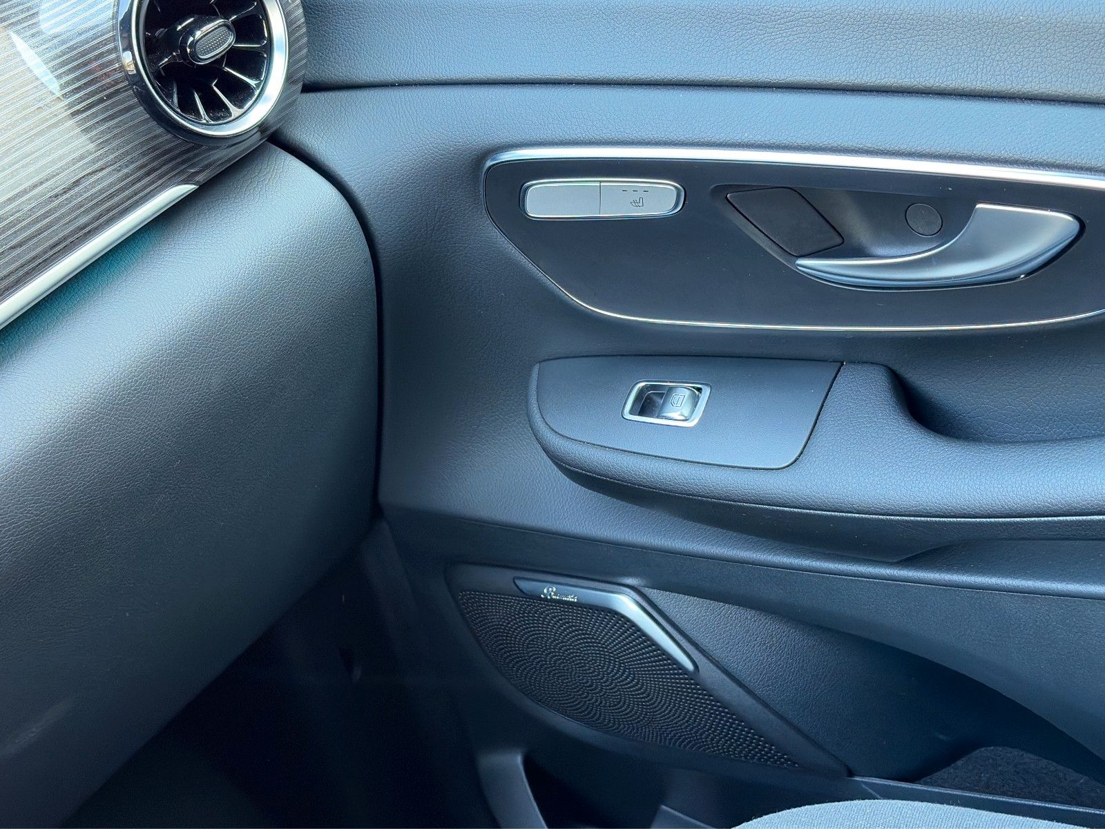 Fahrzeugabbildung Mercedes-Benz V300 d lang*2xSchiebetür*LED*SHZ*NAVI**