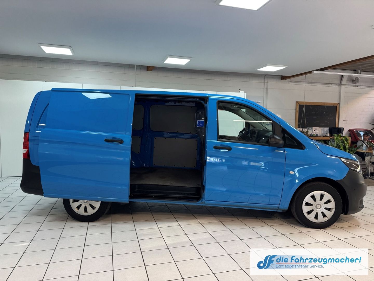 Fahrzeugabbildung Mercedes-Benz Vito Kasten111 CDI Lang SHZ Temp PDCv+h Leder Be