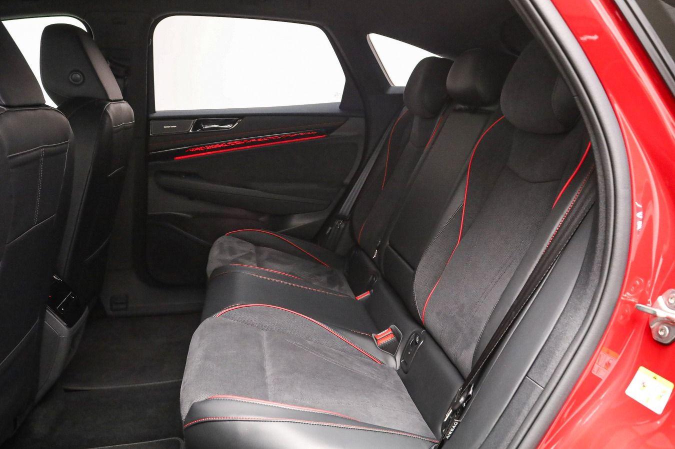 Volkswagen ID.7 GTX 4M*WÄRMEPUMPE*IQ.LIGHT*AHK*KAMERA*PDC*N