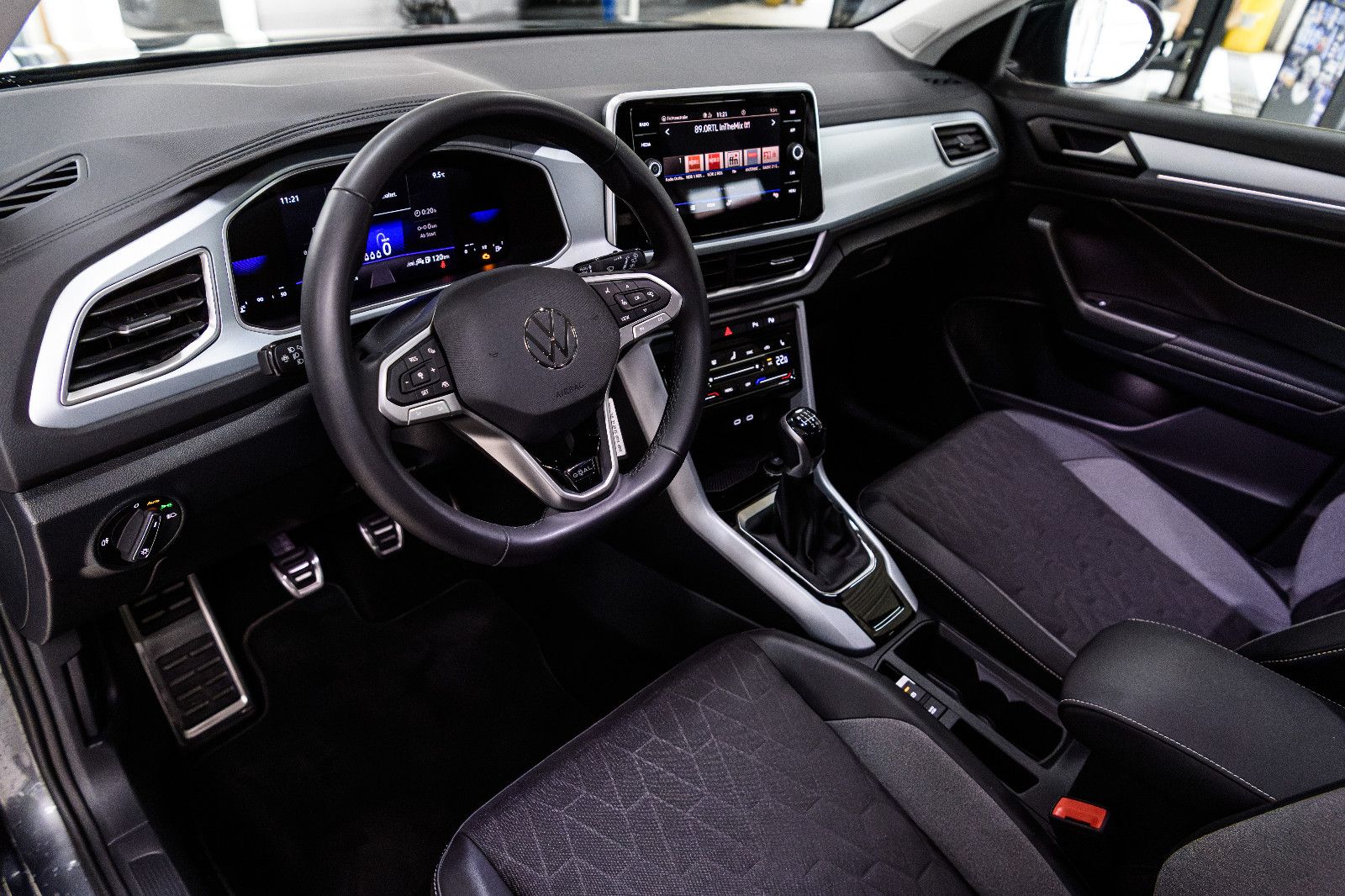 Fahrzeugabbildung Volkswagen T-Roc Goal 1.0 TSI LED+NAVI+ACC+APP