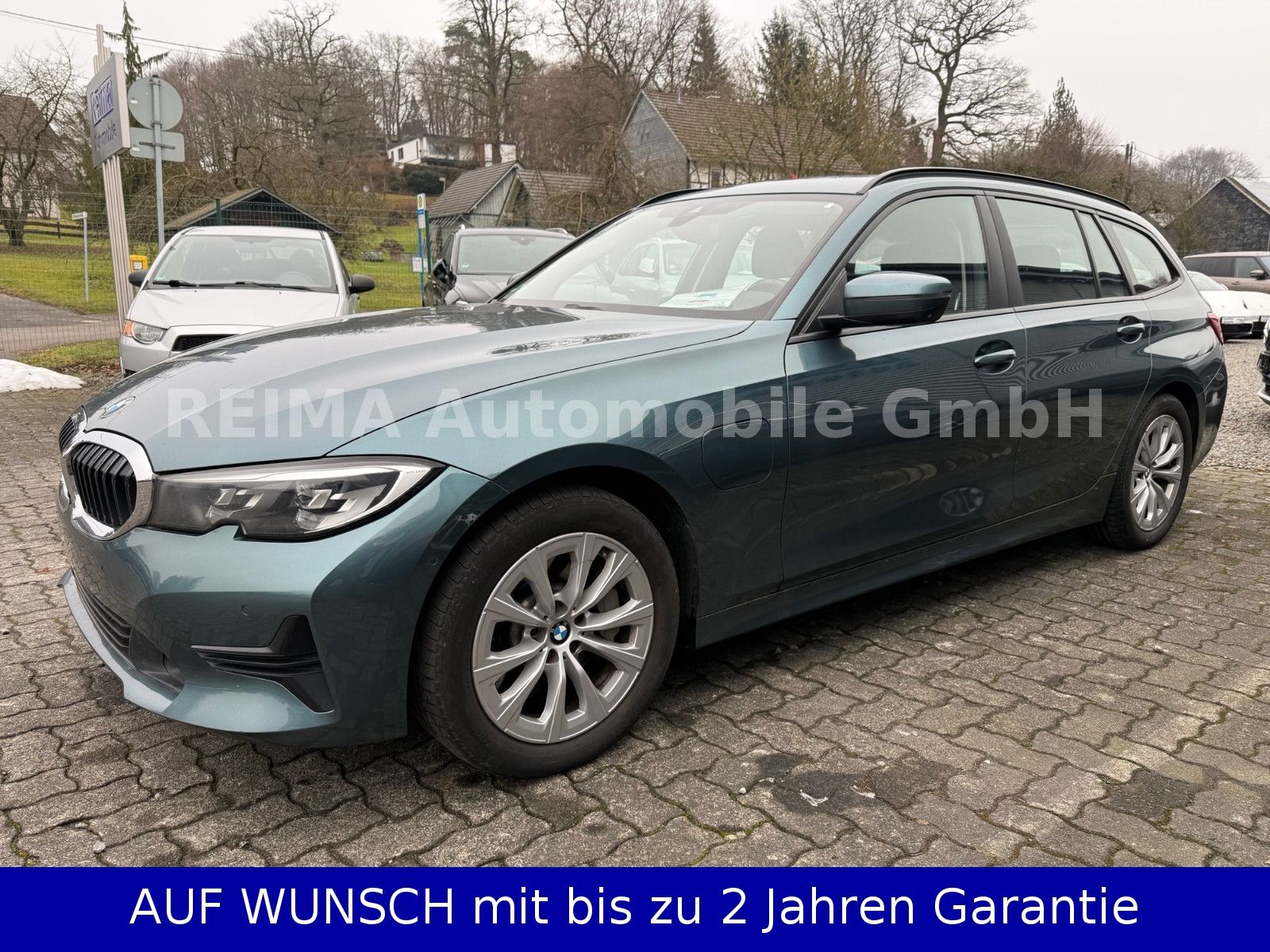 Fahrzeugabbildung BMW 330e Touring, LED, 360°, Navi