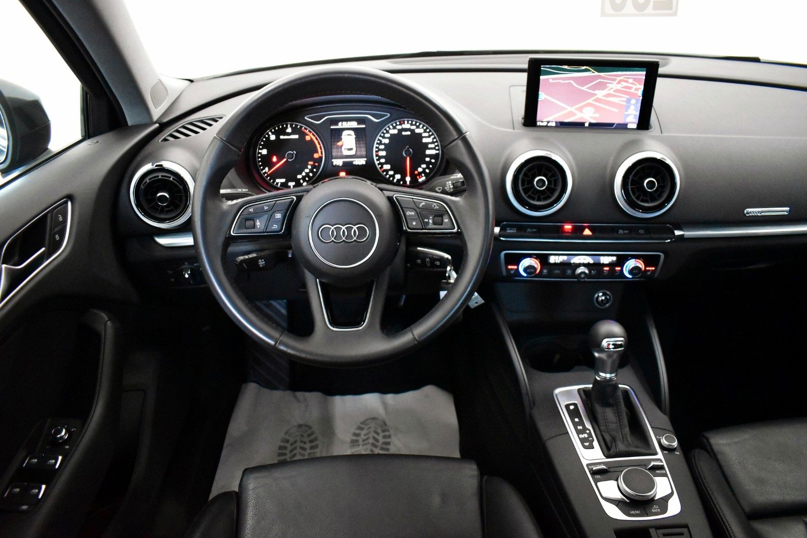 Fahrzeugabbildung Audi A3 Sportback 35 TDI S Line Leder,Navi,LED,SH,PDC