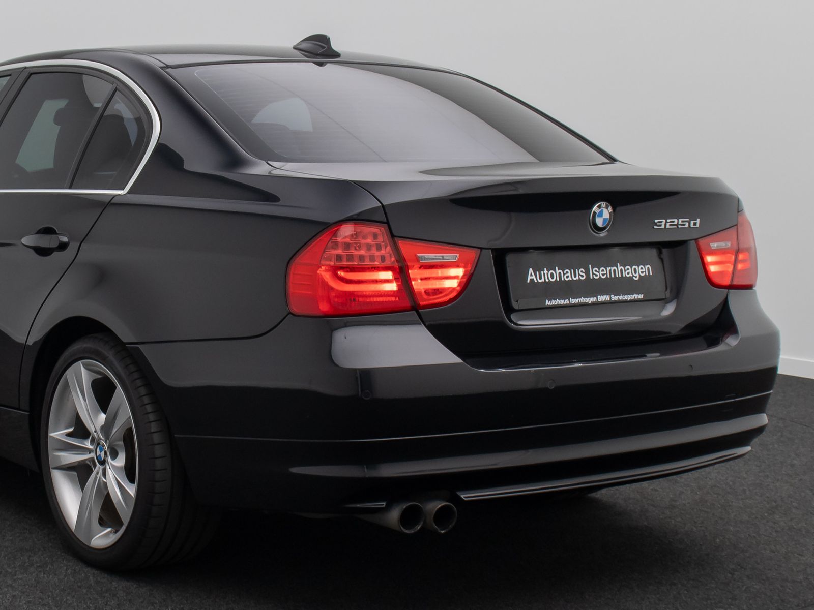 Fahrzeugabbildung BMW 325d GeschwindigReg Xenon PDC Alarm HiFi Leder