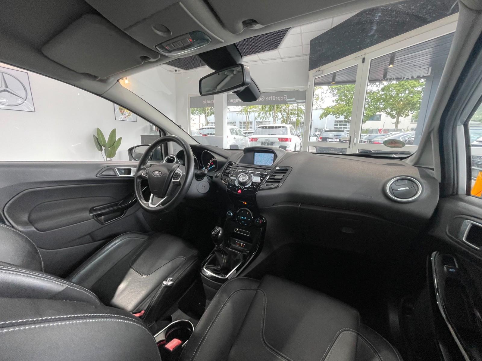 Ford Fiesta Titanium SHZ/8-Fach/Keyless-Go/HU+TÜV NEU
