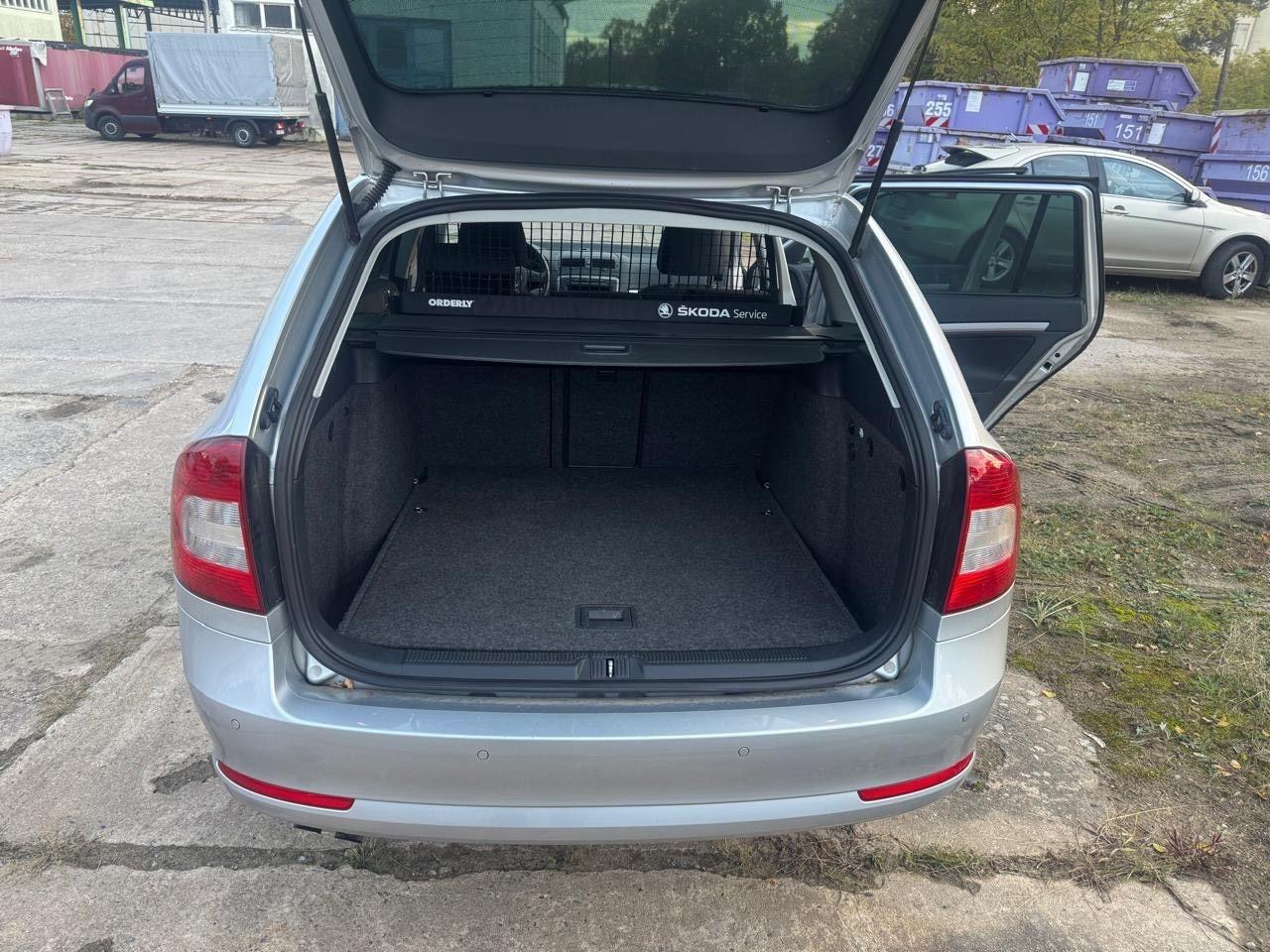 Skoda Octavia 2010 — photo 11