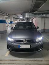 Volkswagen Tiguan 2.0 TSI DSG 4MOTION R-Line 3x Voll - VW Tiguan Gebrauchtwagen in München