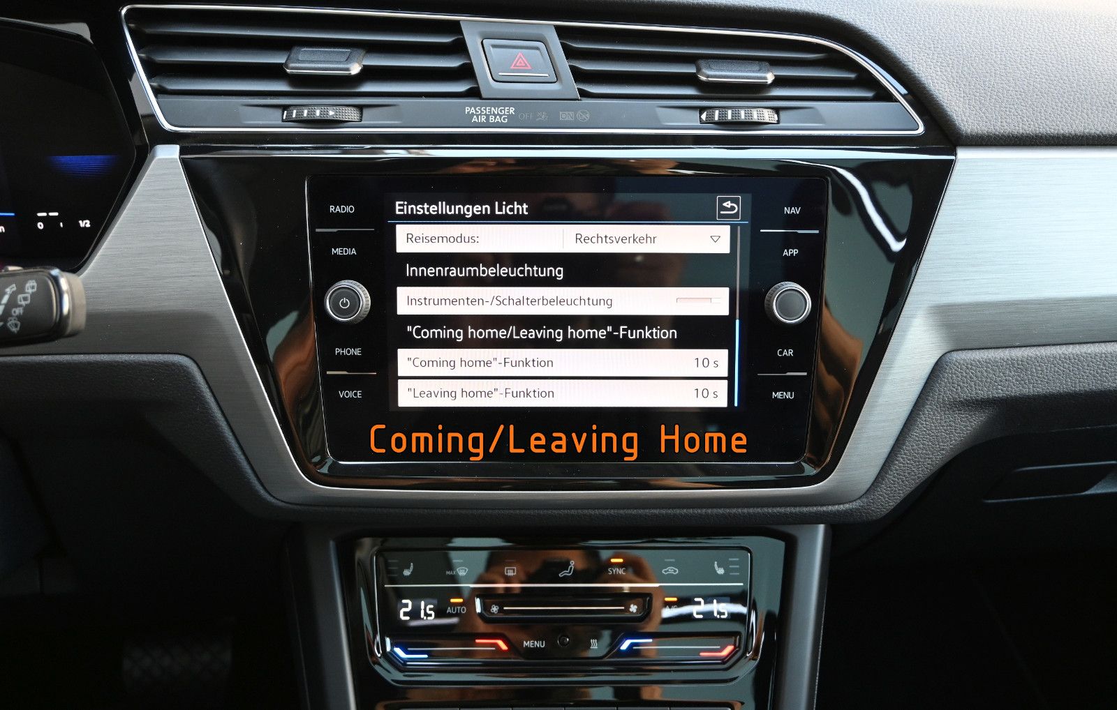 Fahrzeugabbildung Volkswagen Touran 1.5 TSI DSG °ACC°AHK°PANO°STHZ°DYNAUDIO°