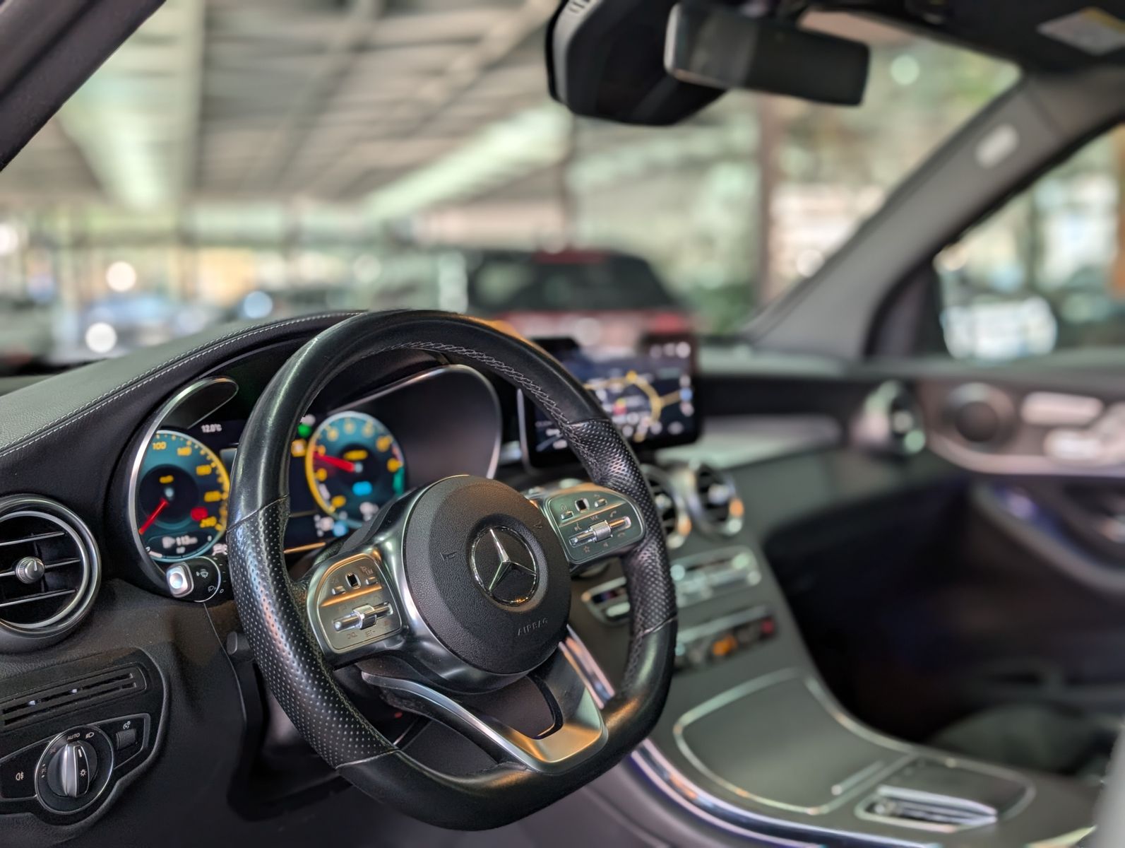 Fahrzeugabbildung Mercedes-Benz GLC 300 de AMG 4Matic PANO LED HUD ACC AMBI VIRT