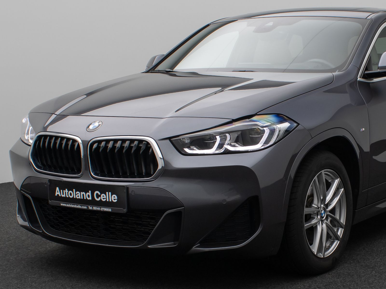 Fahrzeugabbildung BMW X2 xD20d M Sport Panorama Kamera HUD DAB Komfort