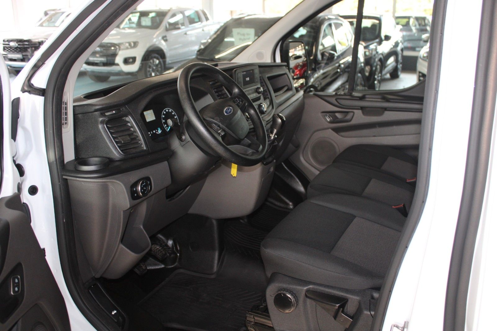 Fahrzeugabbildung Ford Transit Custom L1 Kasten KLIMA PDC FSH 1.Hand