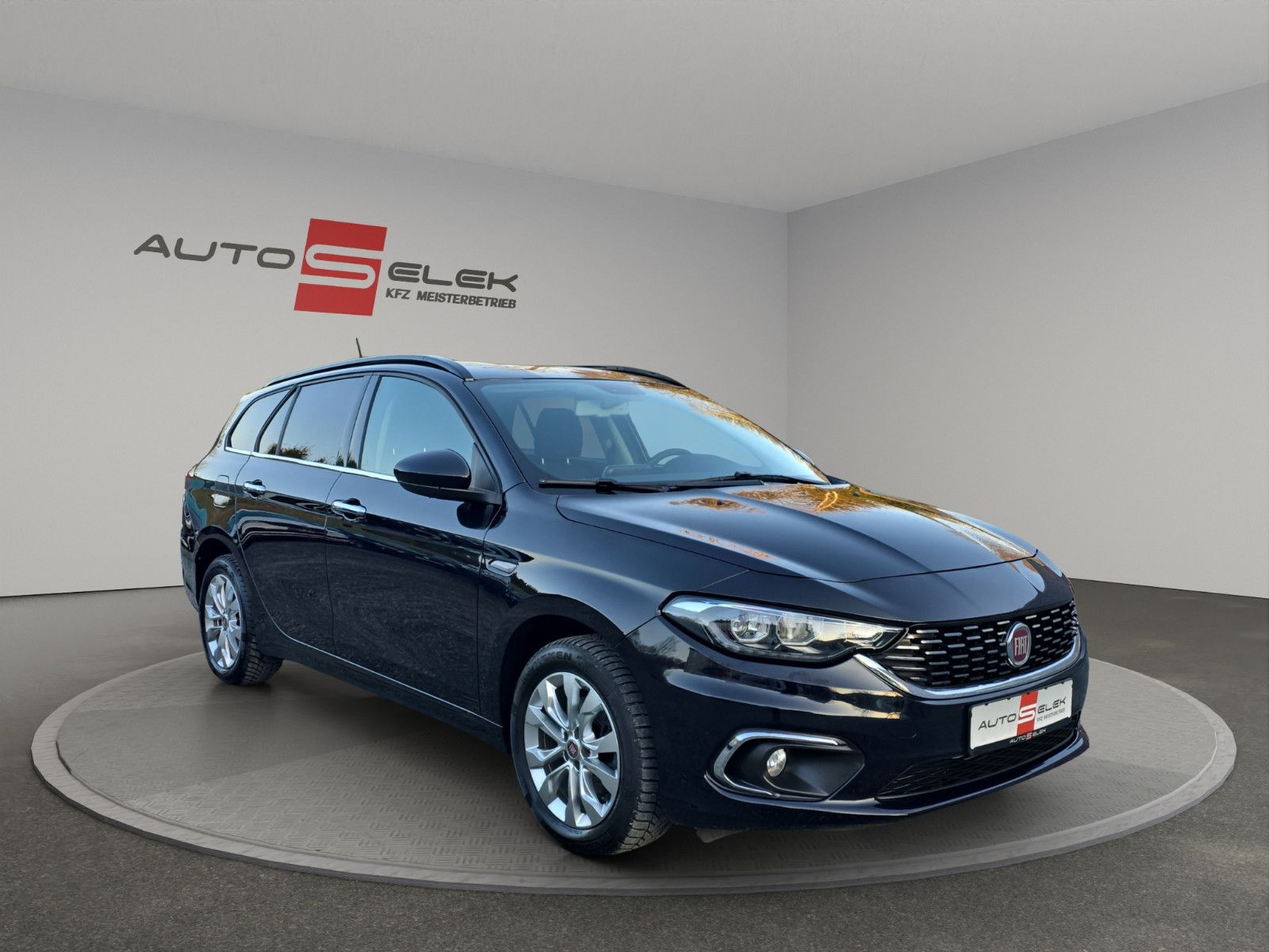 Fahrzeugabbildung Fiat Tipo Lounge Automatik Kamera LED  Navi  PCD