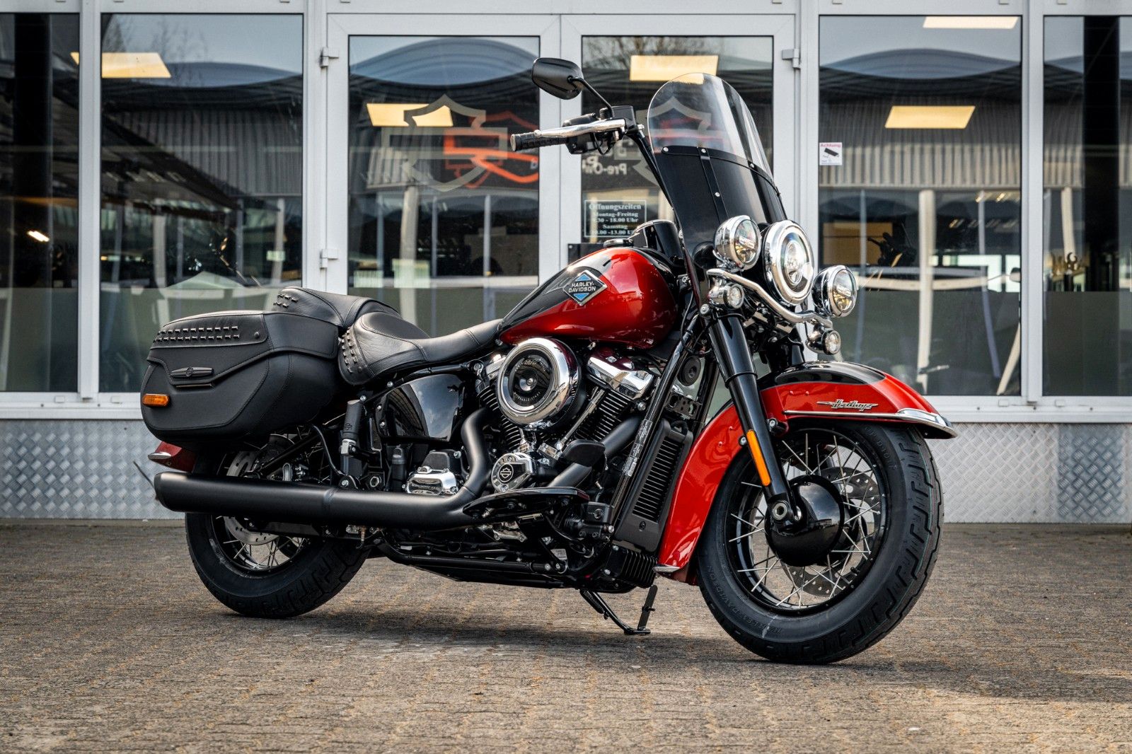 Fahrzeugabbildung Harley-Davidson HERITAGE CLASSIC FLHC 117 MY25 - Kurzfristig ver