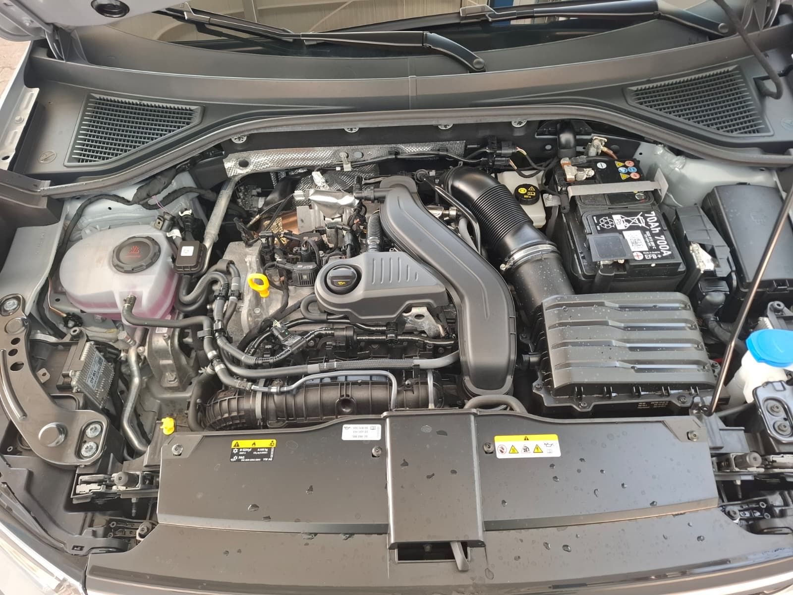 Fahrzeugabbildung Volkswagen T-Roc Style 1,5 TSI DSG +Kamera+ AHK+ ACC + Navi