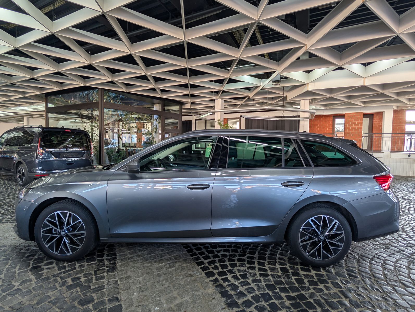 Fahrzeugabbildung SKODA Octavia 1.5 TSI mHEV Style ACC AHK 5J.-Garantie