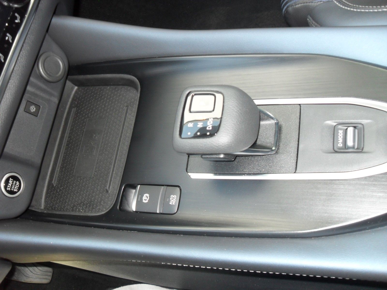 Fahrzeugabbildung Nissan Qashqai 1,3  Tekna | HeadUp | Teilleder | 360°