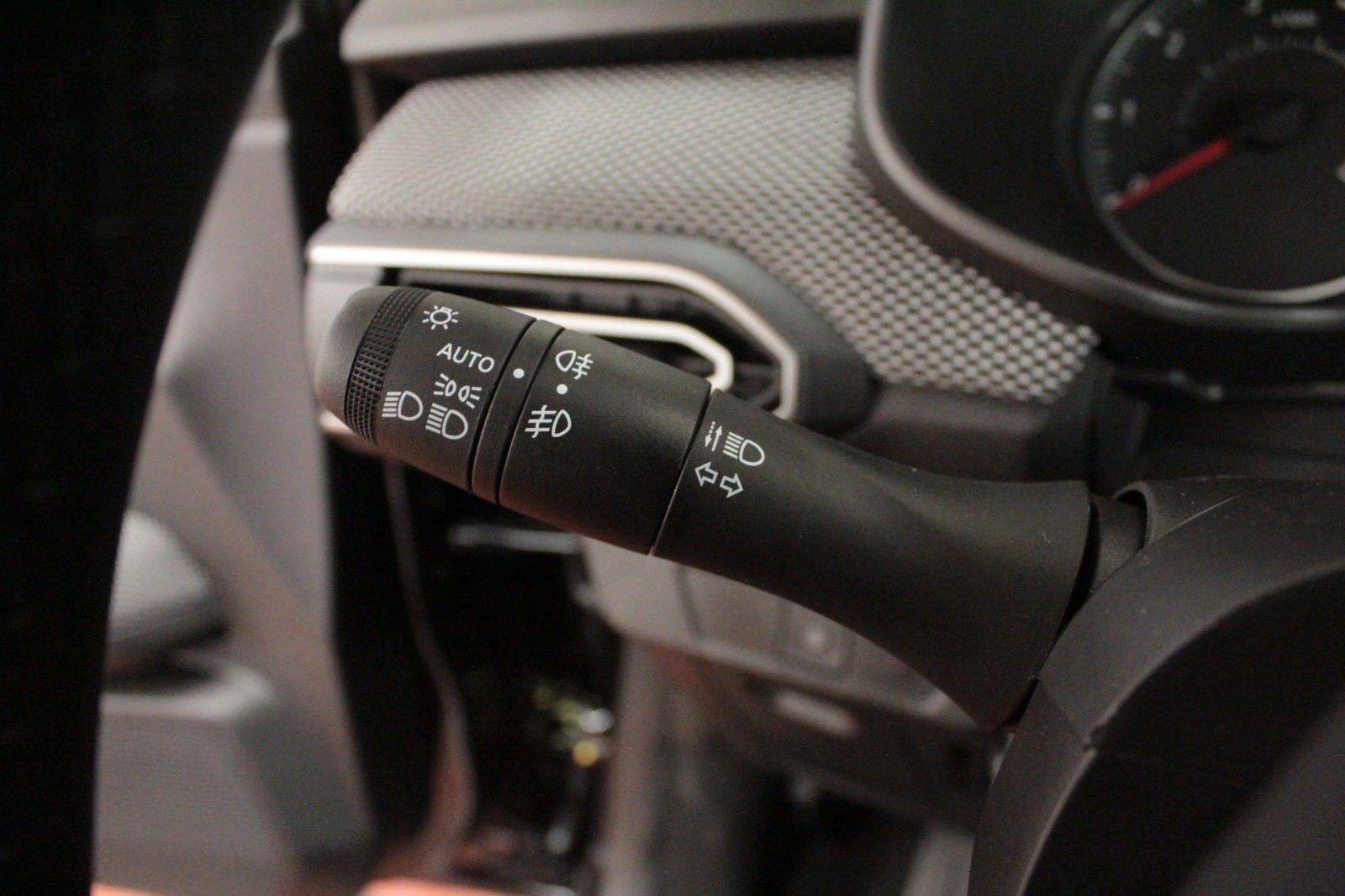 Fahrzeugabbildung Dacia Sandero TCe 90 Expression*15103*
